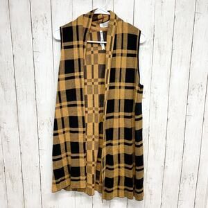 Leo & Nicole Top Women Size Medium Sweater Vest Plaid Mustard Black Casual